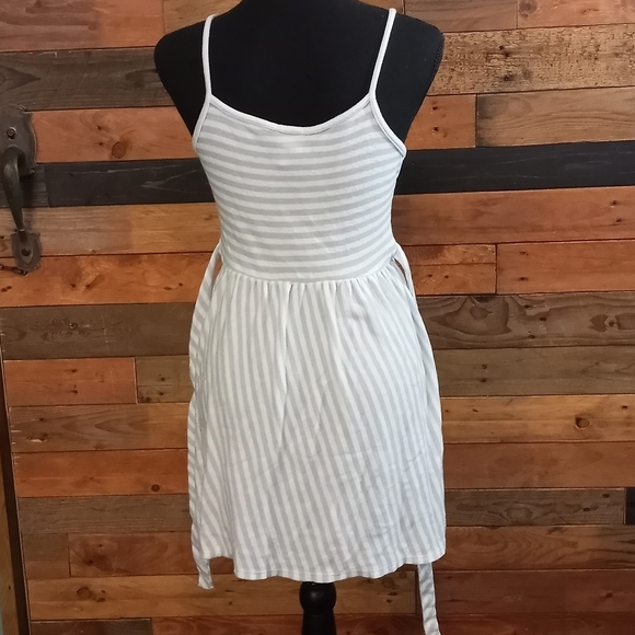 EUC Caution to the Wind striped dress - Medium - Picture 4 of 5